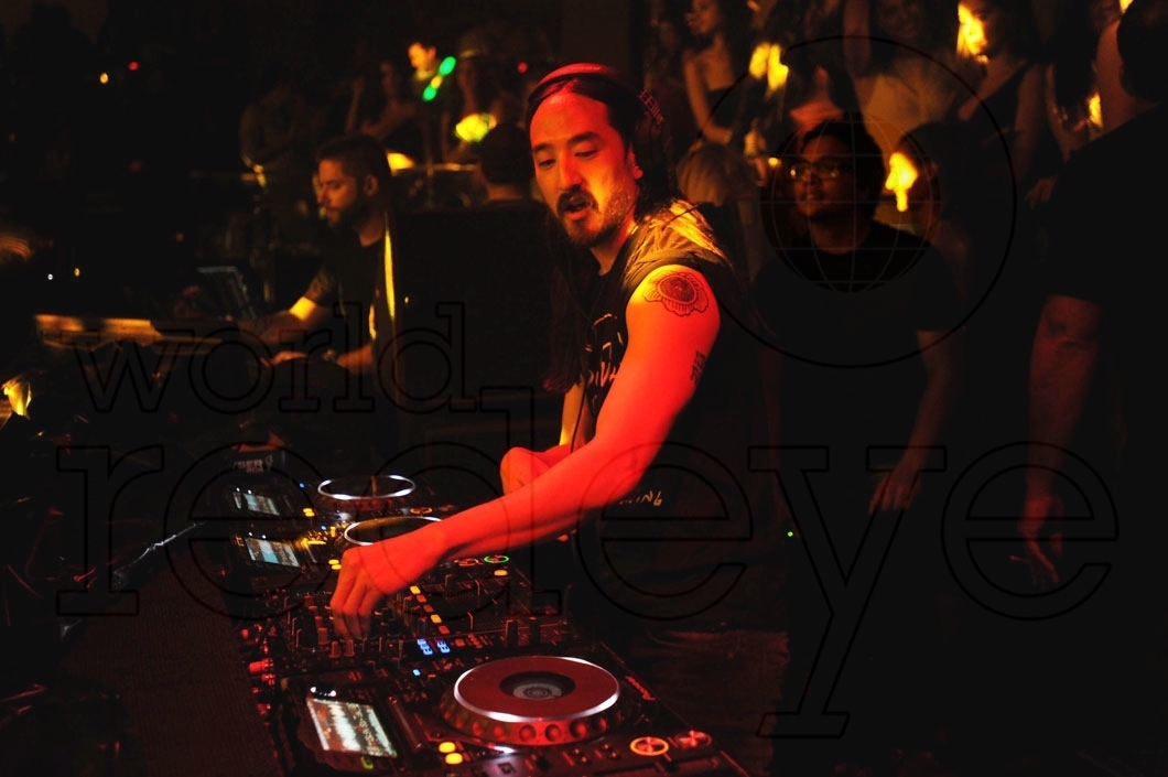 23-Steve Aoki djing 53