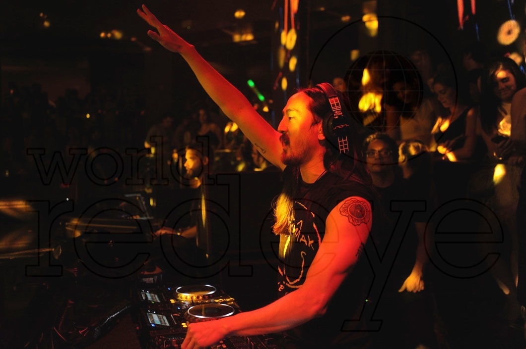 24-Steve Aoki djing 54