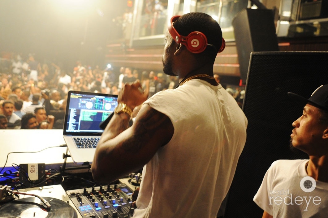 34-Stevie J DJing3