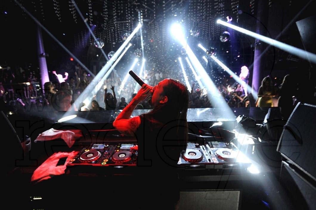 41-Steve Aoki djing 46