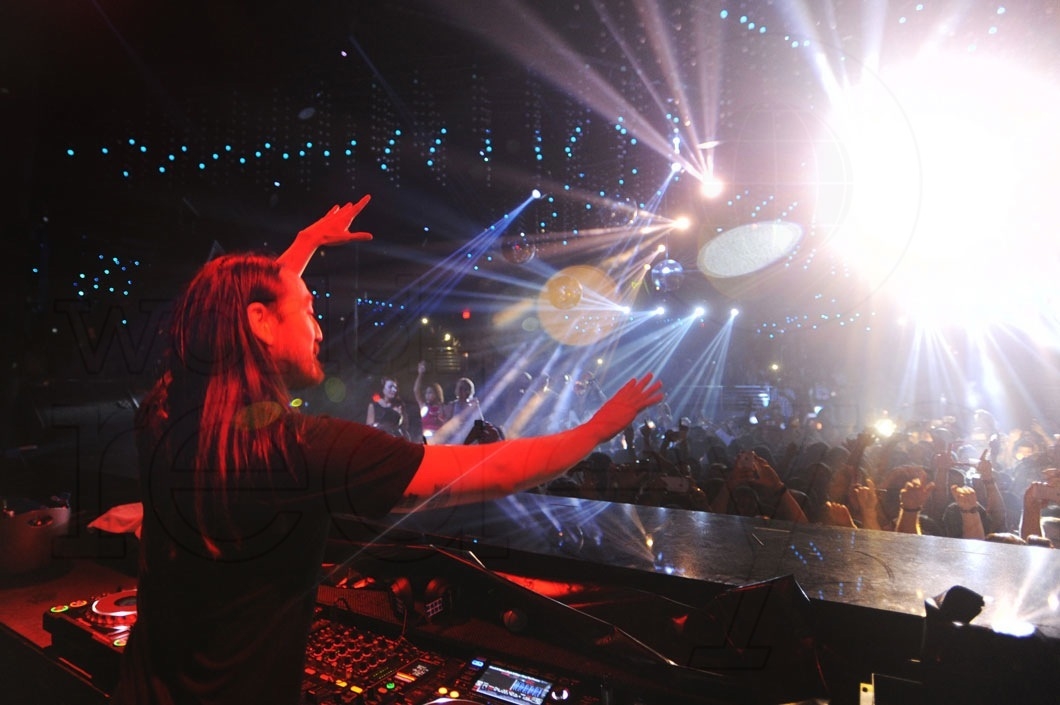 44-Steve Aoki djing 12