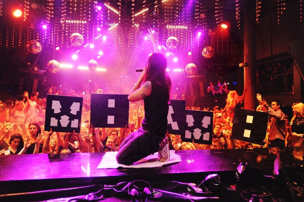 5-Steve Aoki performing 12