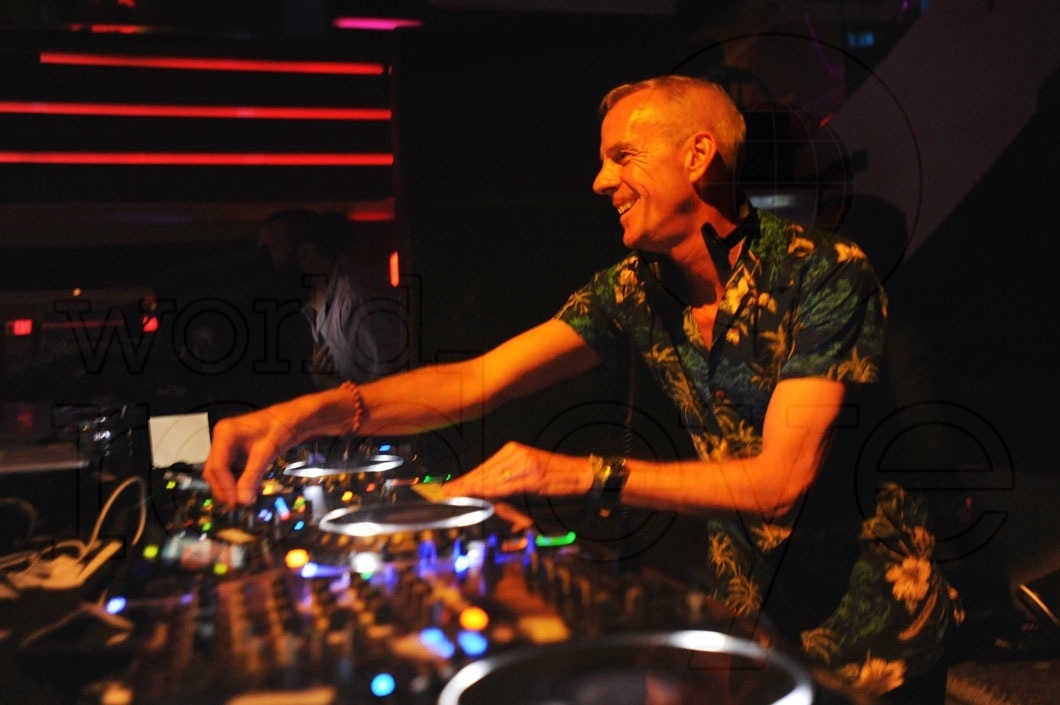 10-Fatboy Slim djing 24