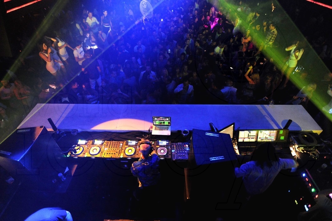 3-Fatboy Slim djing 1