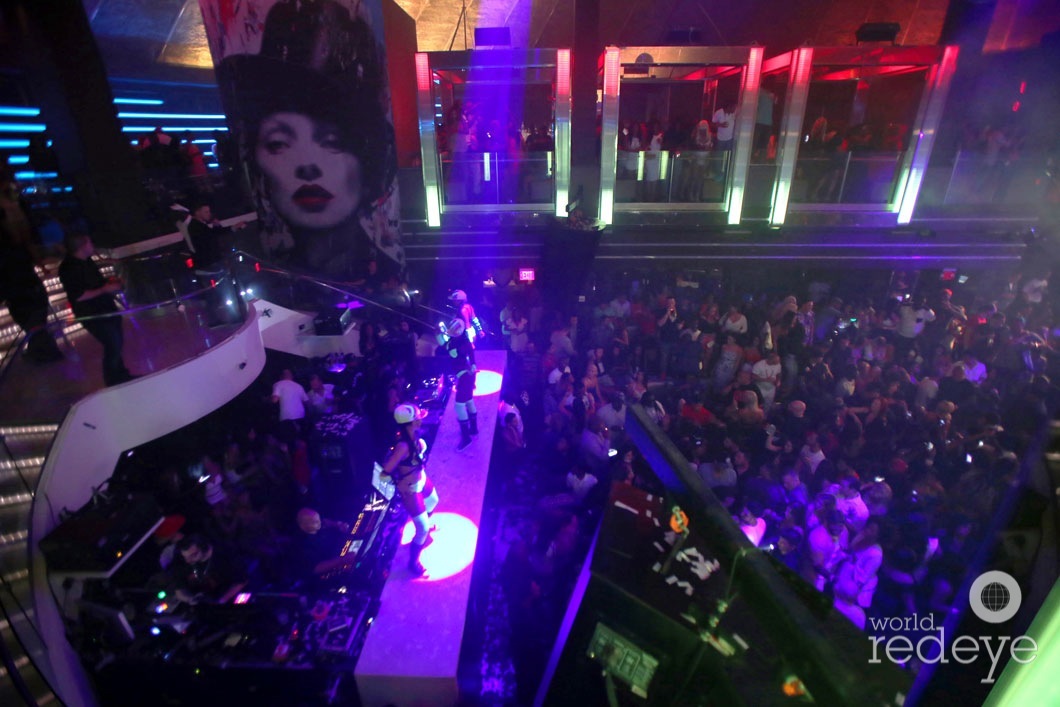 40-Atmosphere at LIV at Fontainebleau13