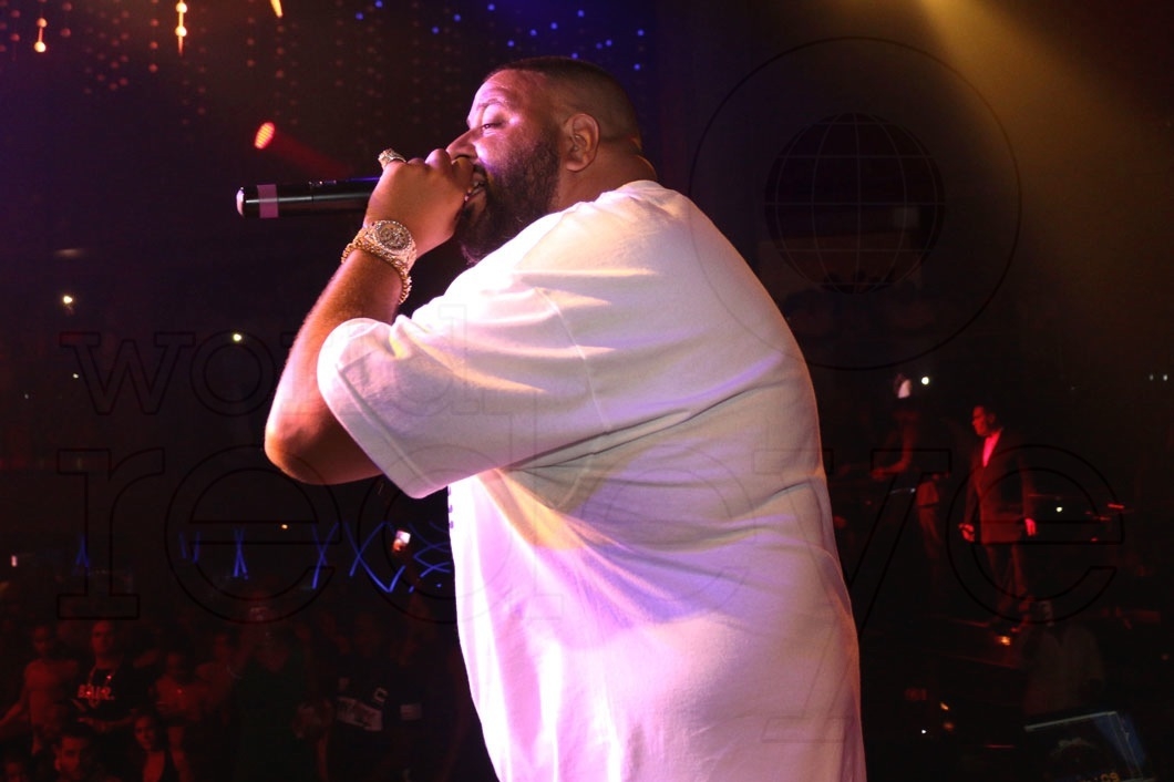 11-DJ Khalid Preforming13