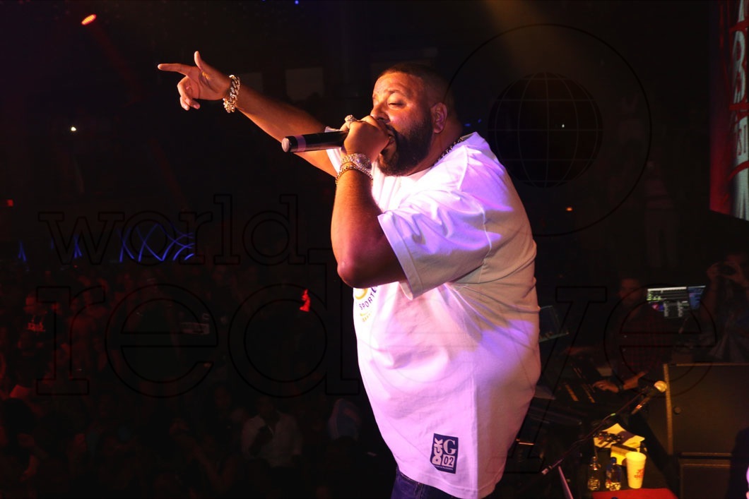 13-DJ Khalid Preforming17