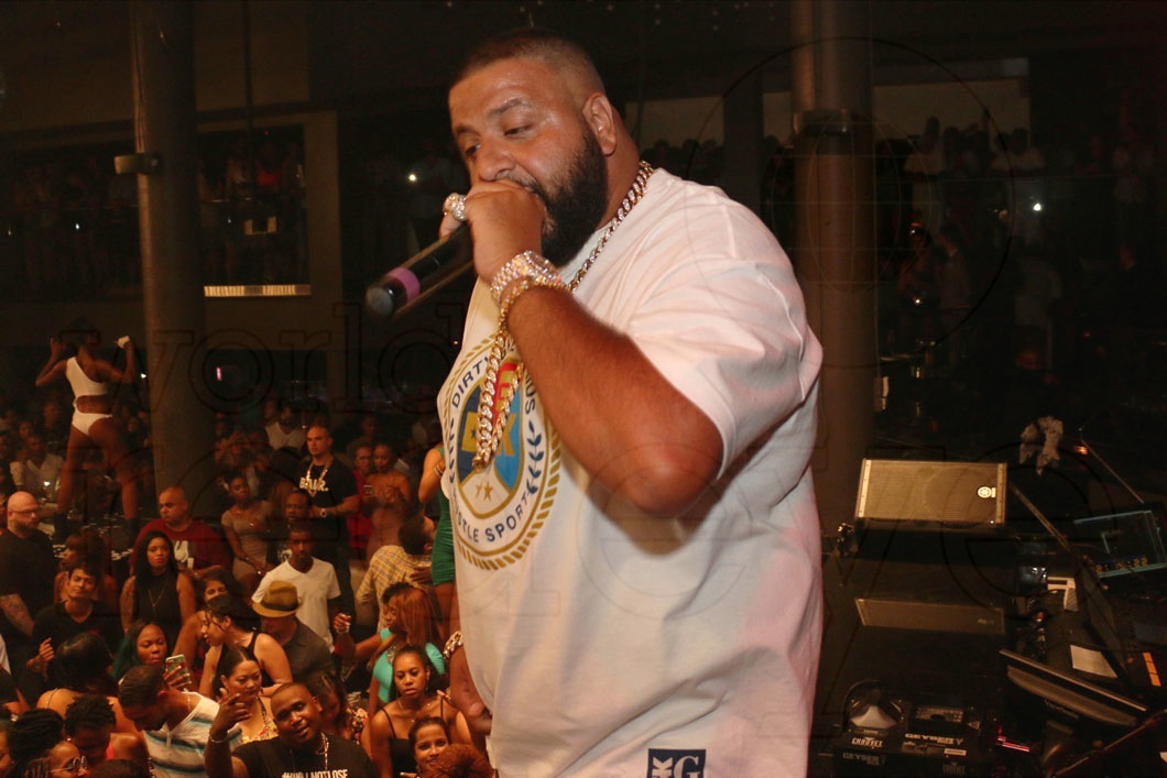 14-DJ Khalid Preforming16