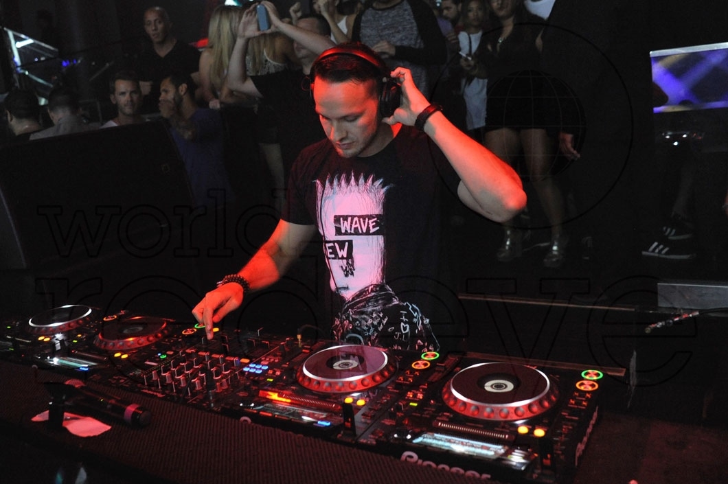 8-David Solano DJing14_new