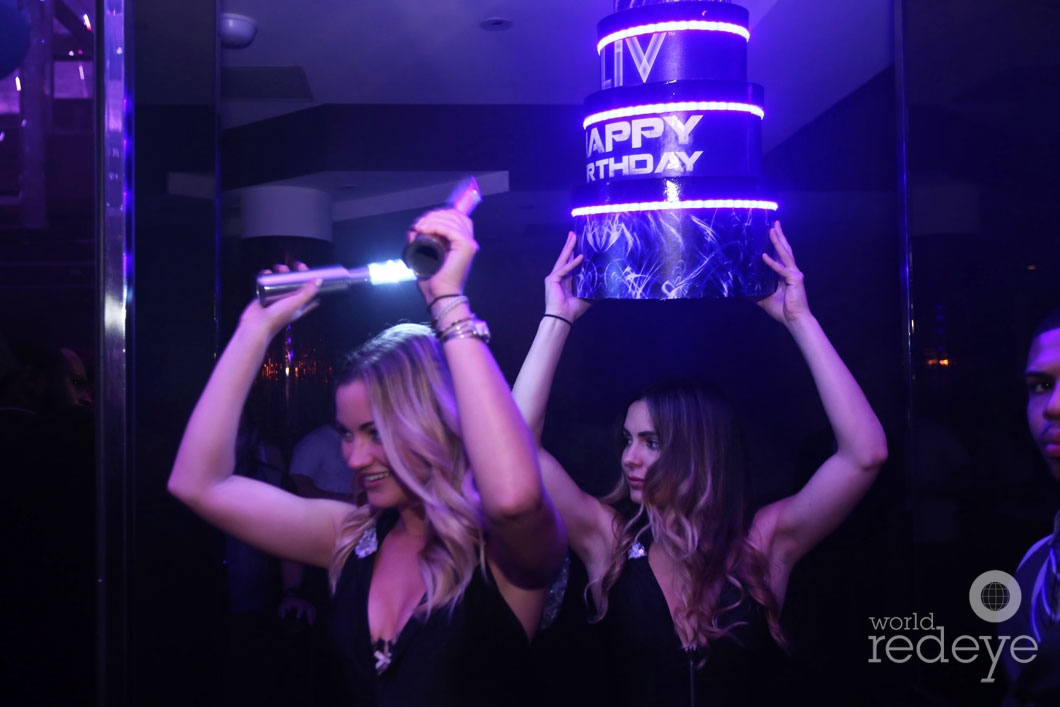 26-Atmosphere at LIV at Fontainebleau13_new