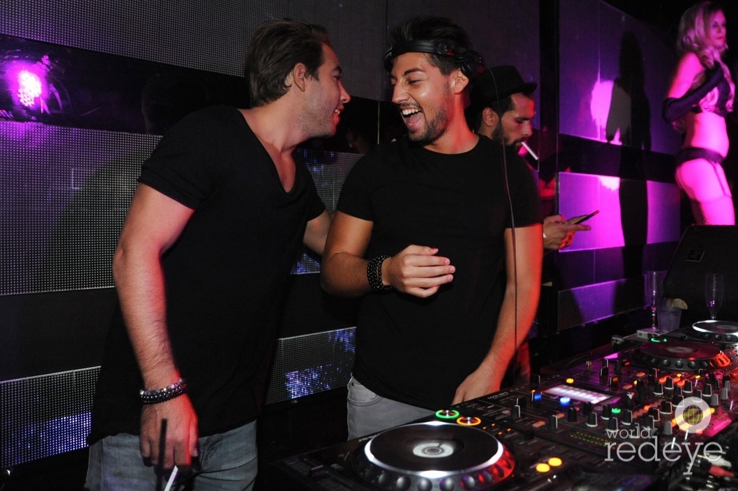 20-Hugo M, Axel Beca, & Simon Rezlem djing11