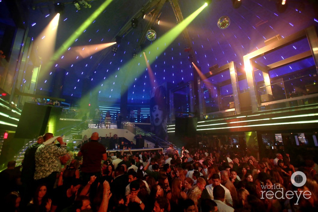 38-Atmosphere at LIV at Fontainebleau8