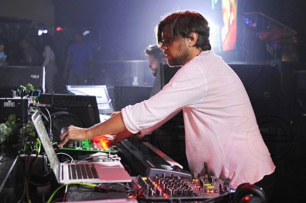 6-Rodriguez Jr djing 1