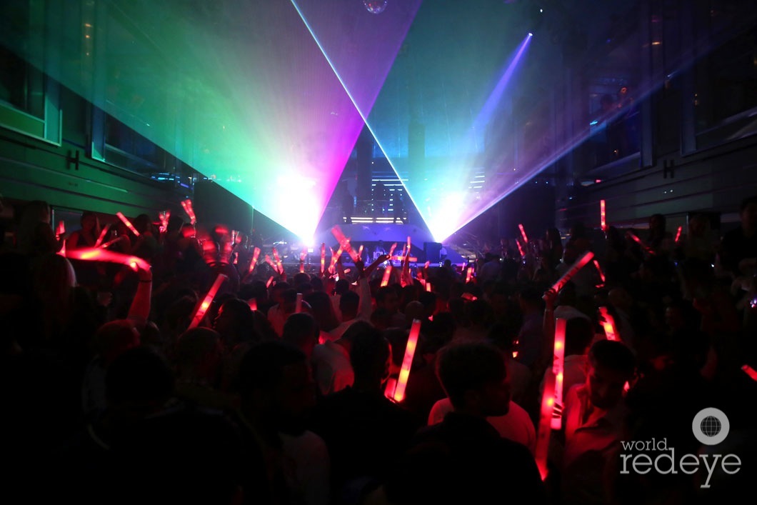 21.5--Atmosphere at LIV at Fontainebleau16