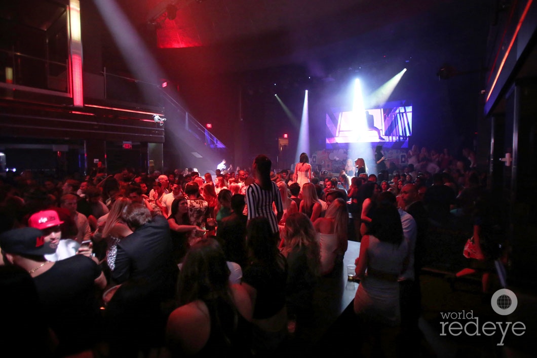 14-Atmosphere at LIV at Fontainebleau1_new