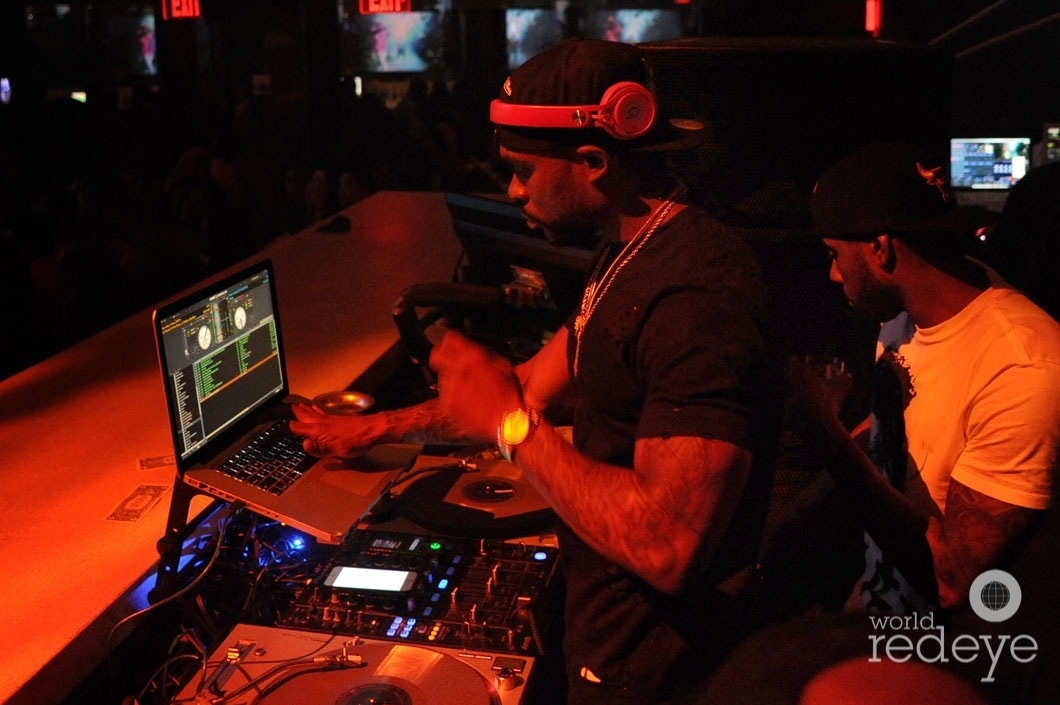 16-Stevie J DJing3