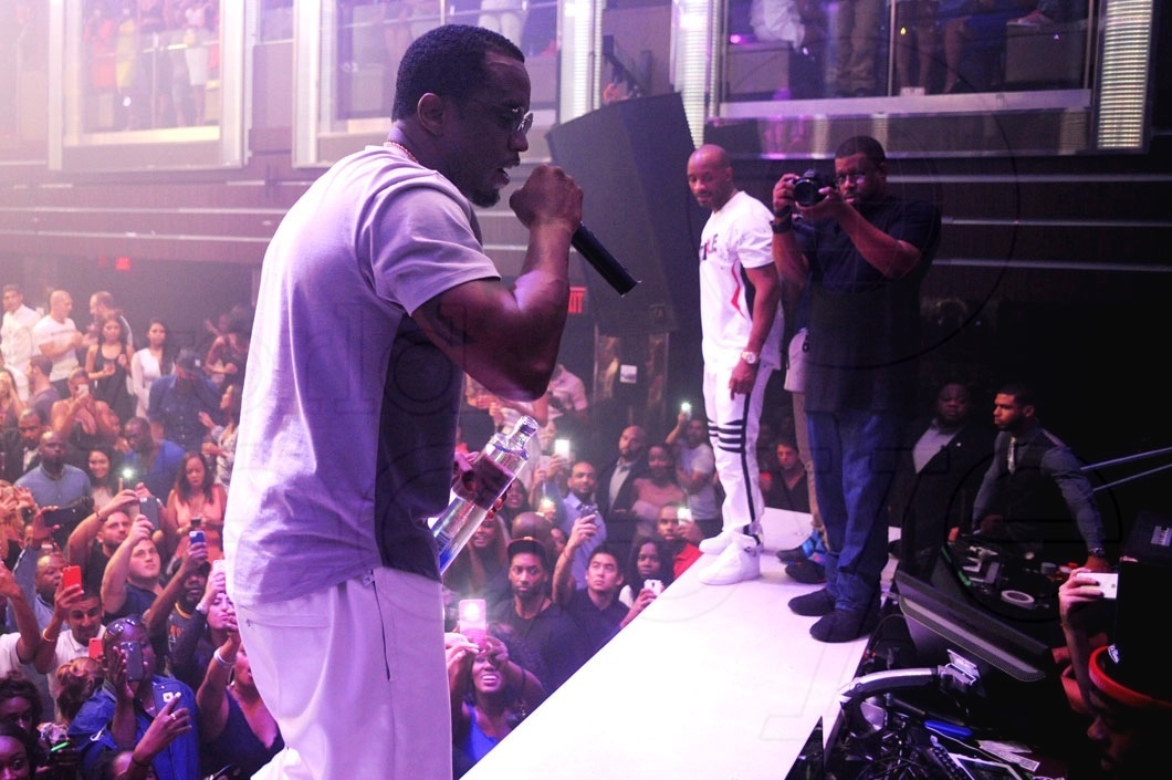 5-Sean Puff Daddy Combs LIVE11