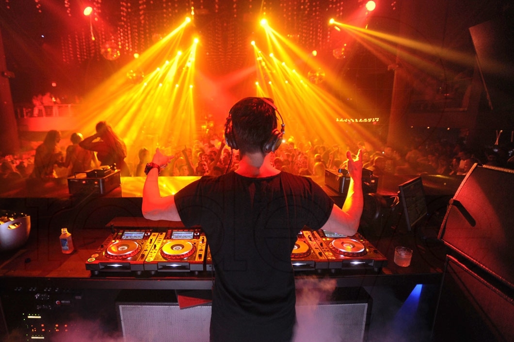 2-Thomas Gold djing 8_new