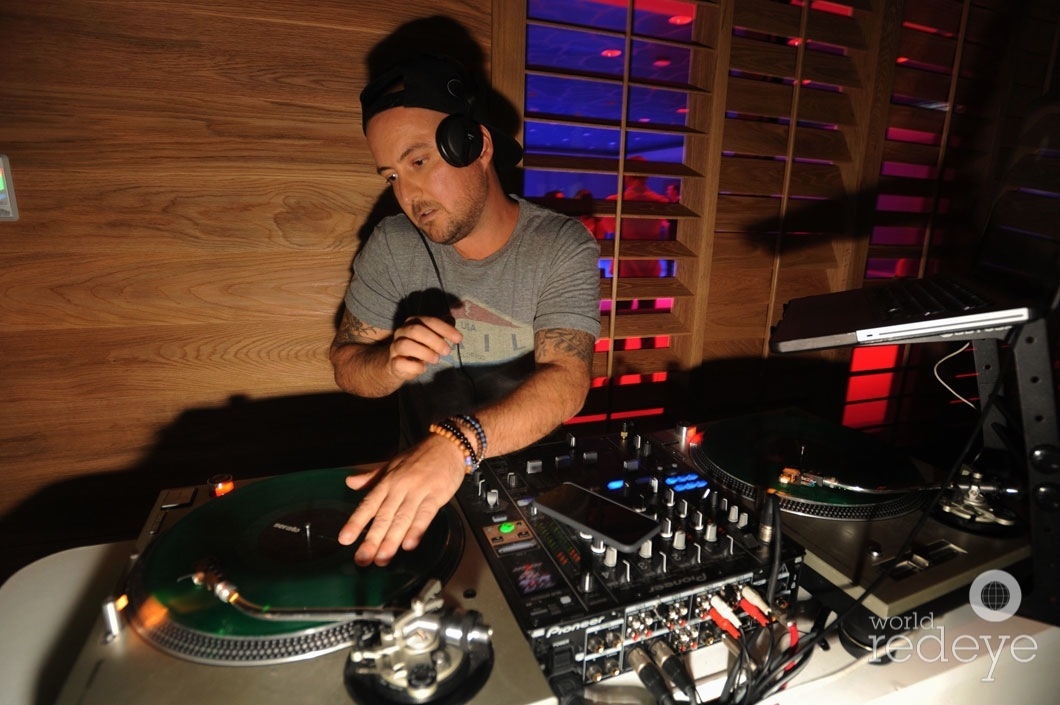 28-Brett Sylvia djing