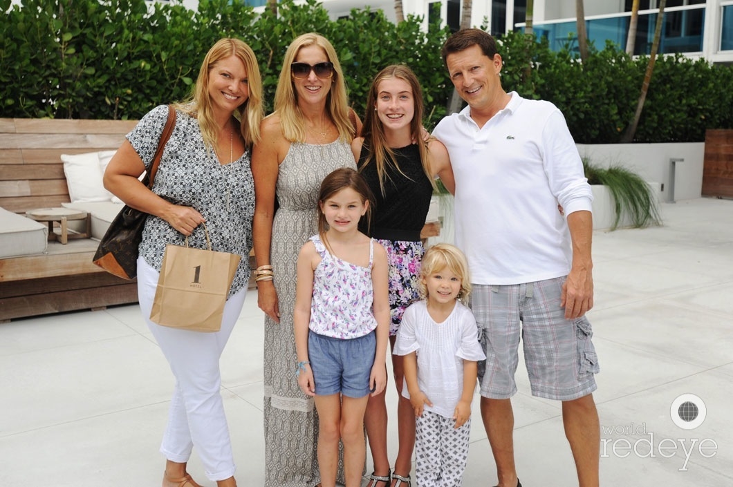 17.1-Jennifer McShane, Jennifer Vance, Chris McShane, & Family