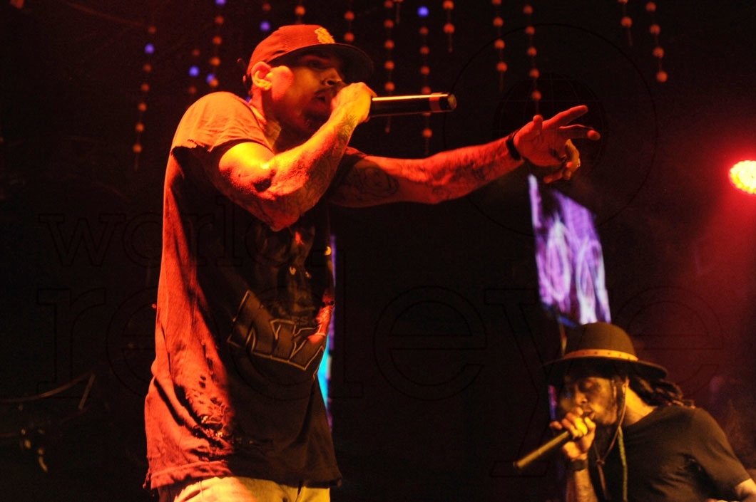 4-Chris Brown performing & Lil Wayne 4_new