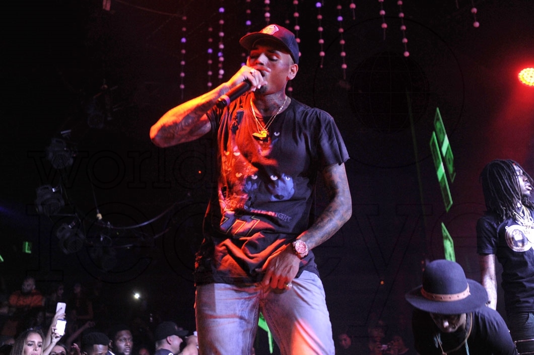 6 - Chris Brown performing 2_new