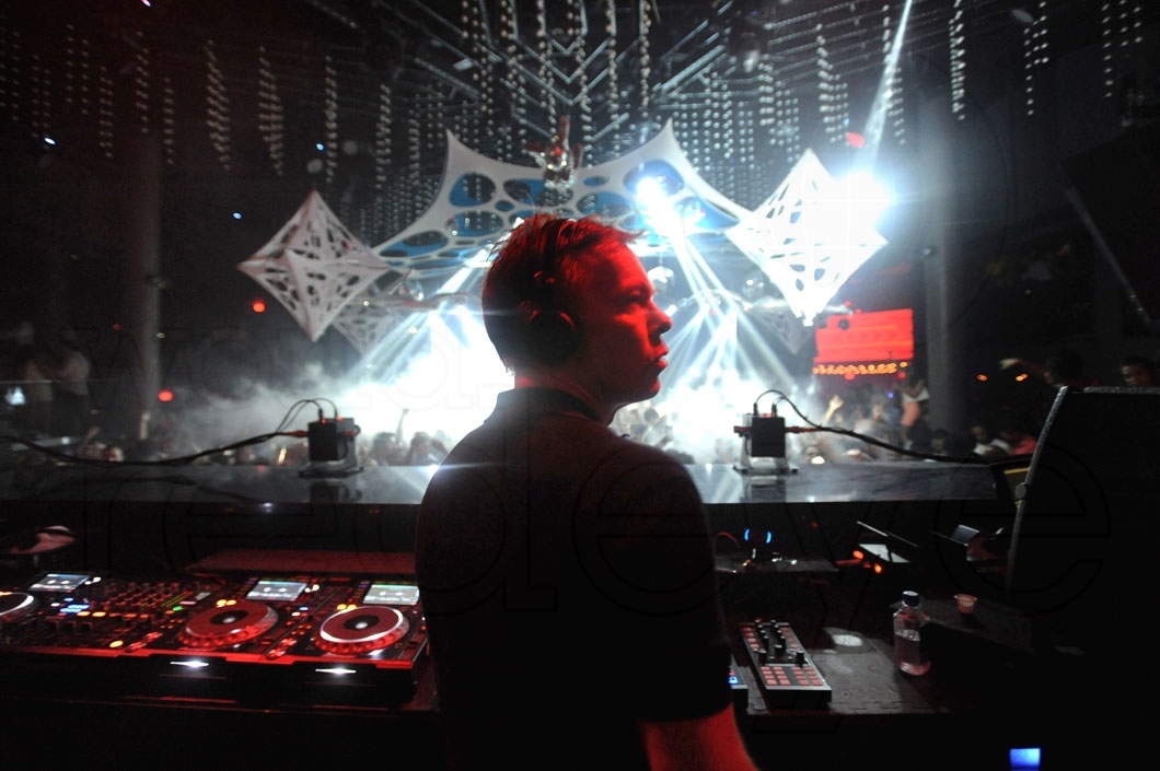 21 - Pete Tong djing 30_new