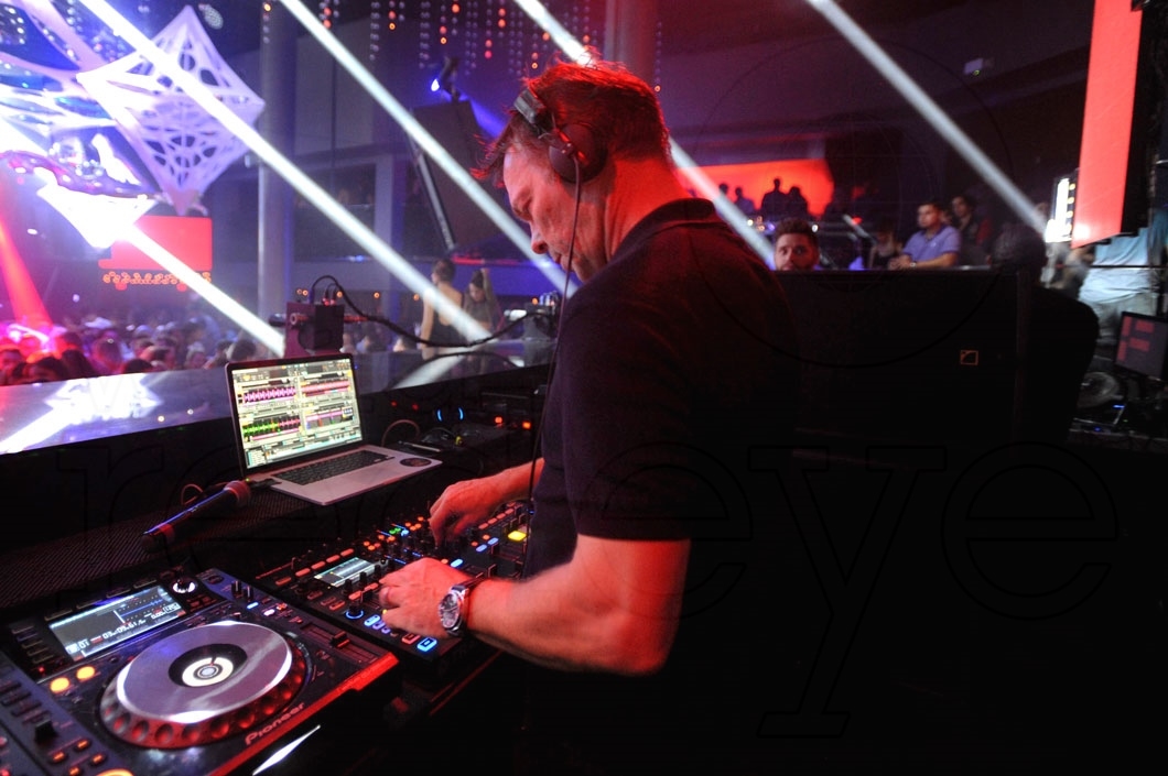 21.9-Pete Tong djing 42_new