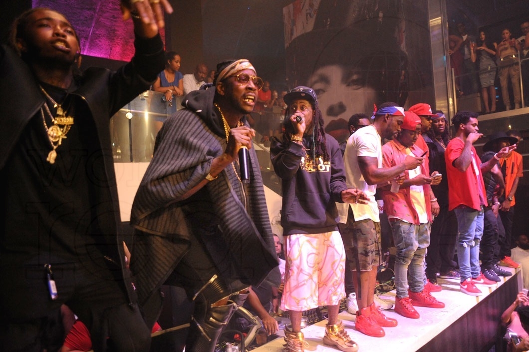 1.9j-2 Chainz, Lil Wayne, & Stevie J LIVE4