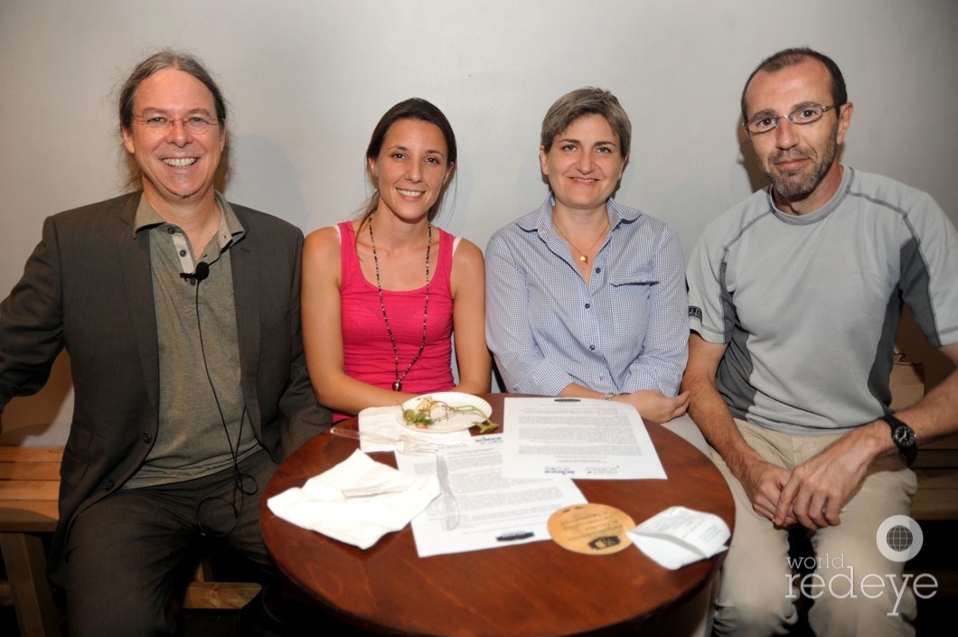 t-Rik Myers, Myriam Bourens, Flavia Fontanesi, & Antoni Barrientos