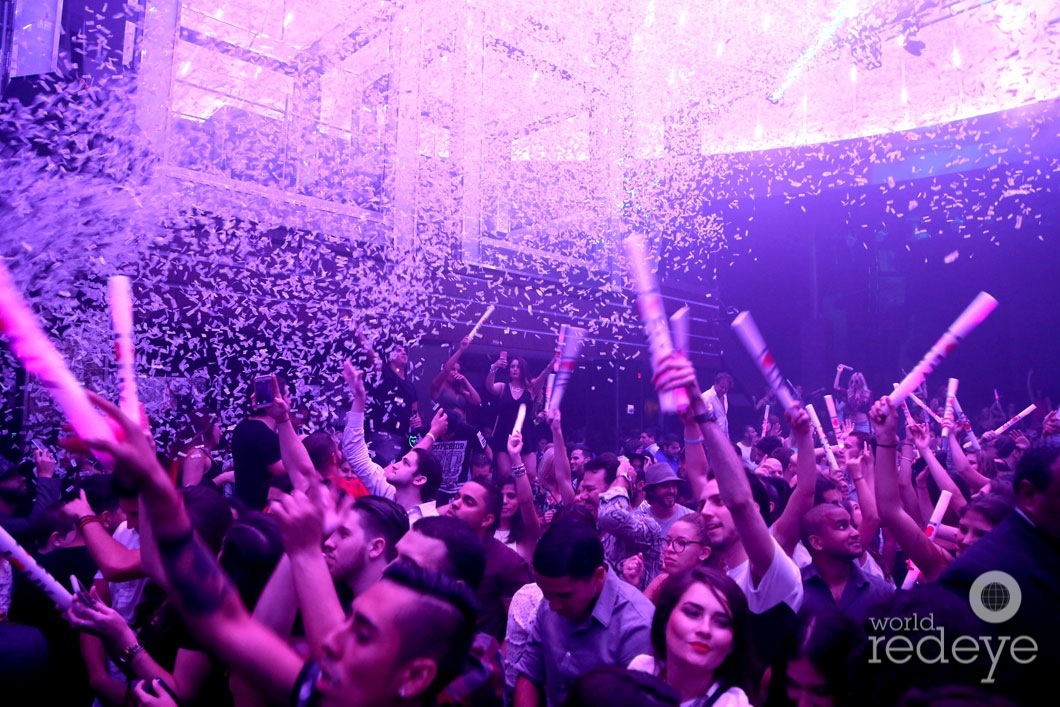 18-Atmosphere at LIV at Fontainebleau11