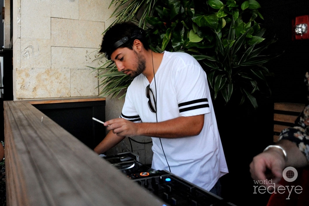 24-Axel Beca DJing1_new