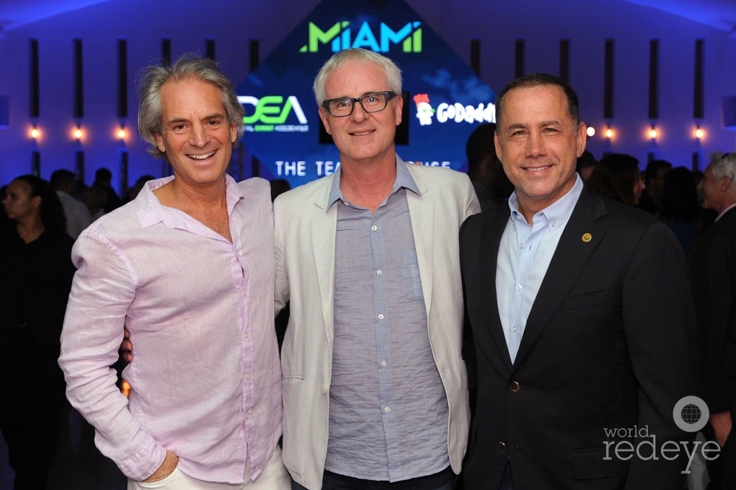 18-Daniel Davidson, Antony Vancouvering, & Mayor Philip Levine