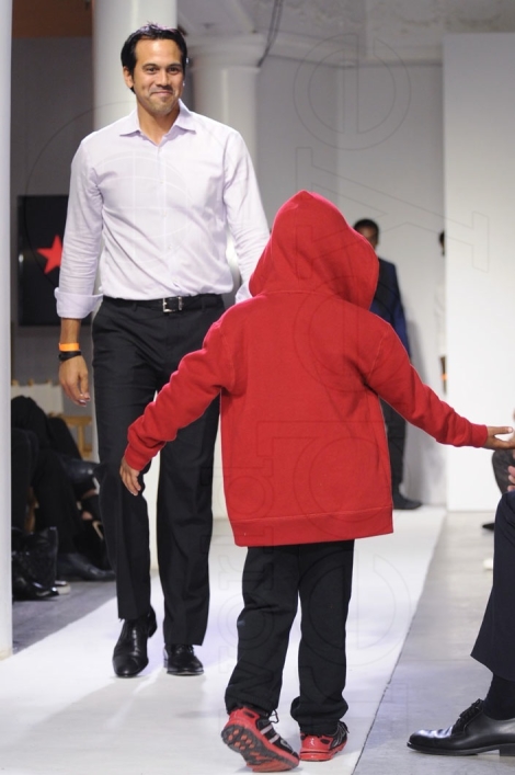 13-Eric Spoelstra & friend on runway3