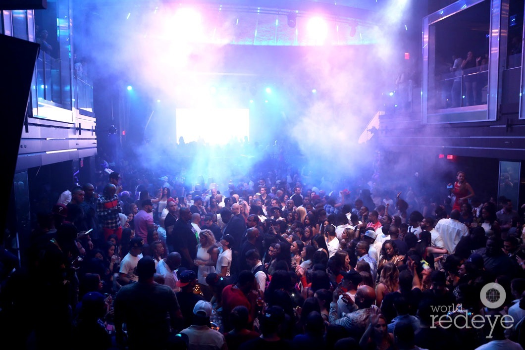 3-Atmosphere at LIV at Fontainebleau2