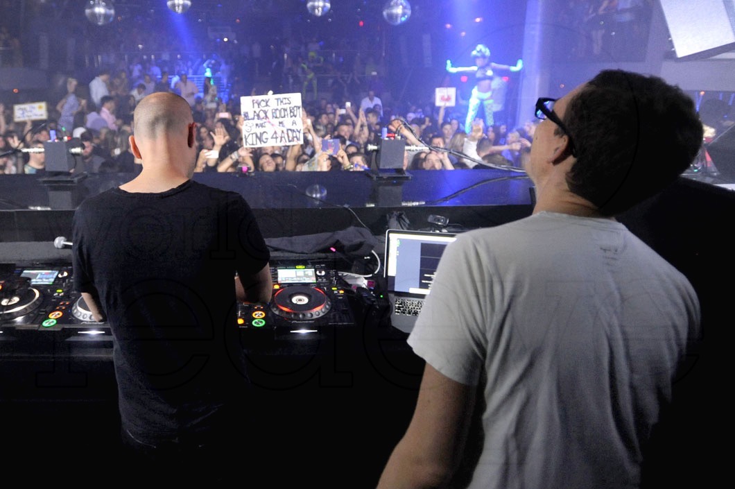 39-Above & Beyond djing9