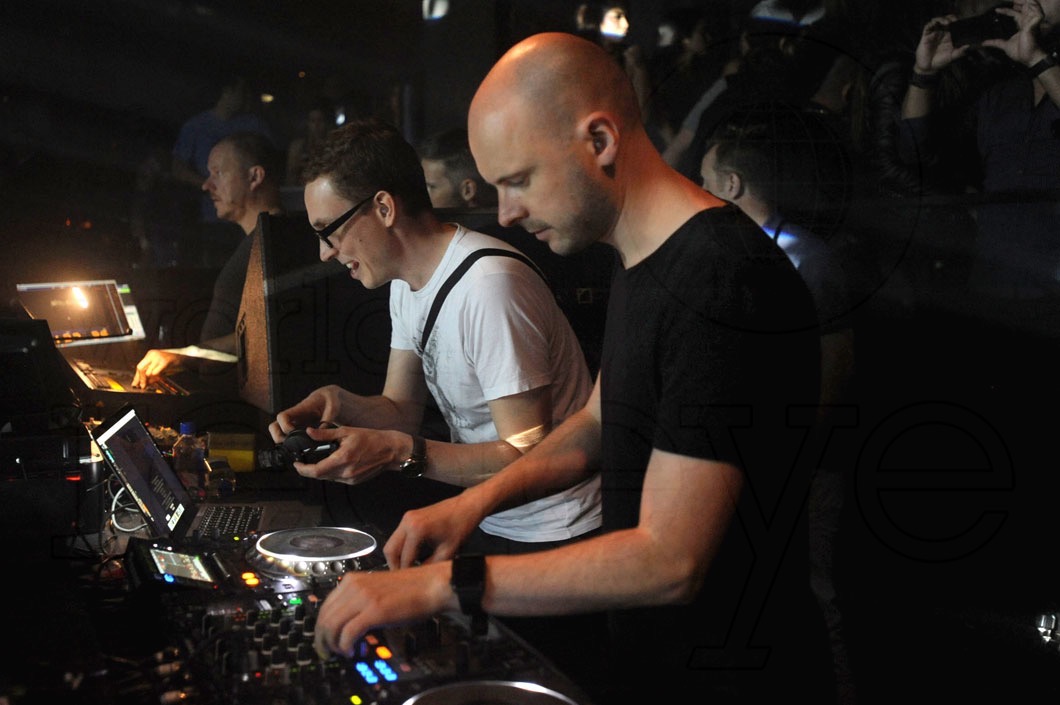 44-Above & Beyond djing64