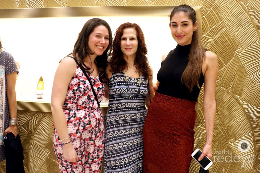 55.6-Susan Abrams, Gillian Abrams, & Constanza Montalva