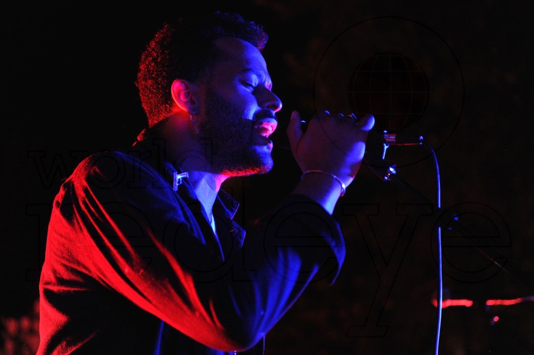 12-Twin Shadow - LIVE