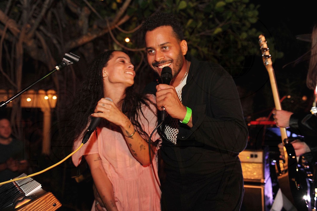 2-Zoe Kravitz & Twin Shadow - LIVE17