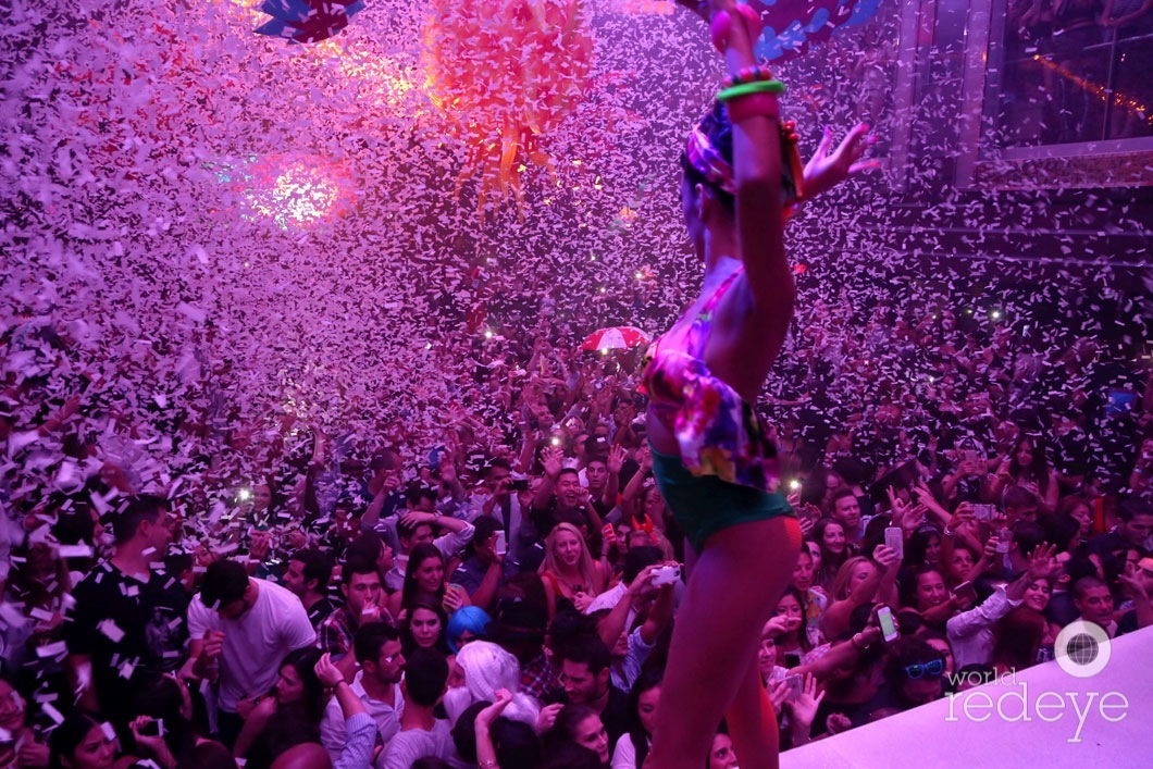 10-Dancers at LIV at Fontainebleau24