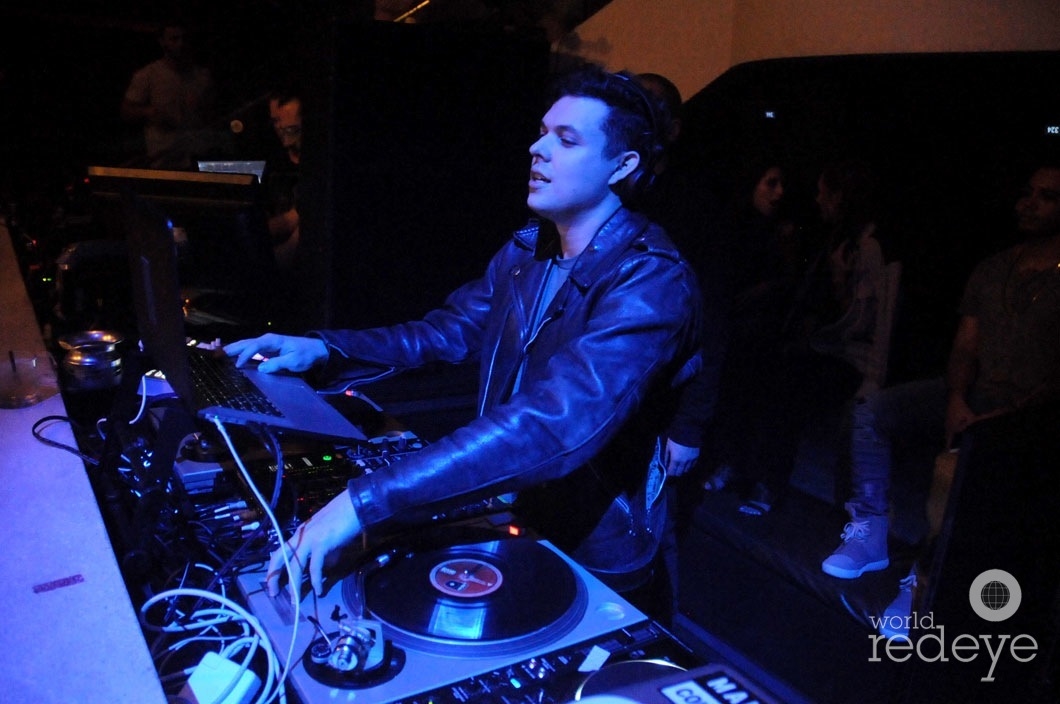 21-Jesse Marco DJing24