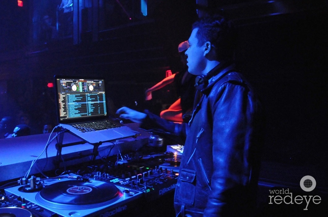 24-Jesse Marco DJing3