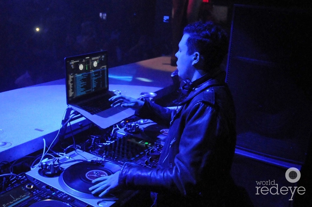 28-Jesse Marco DJing7