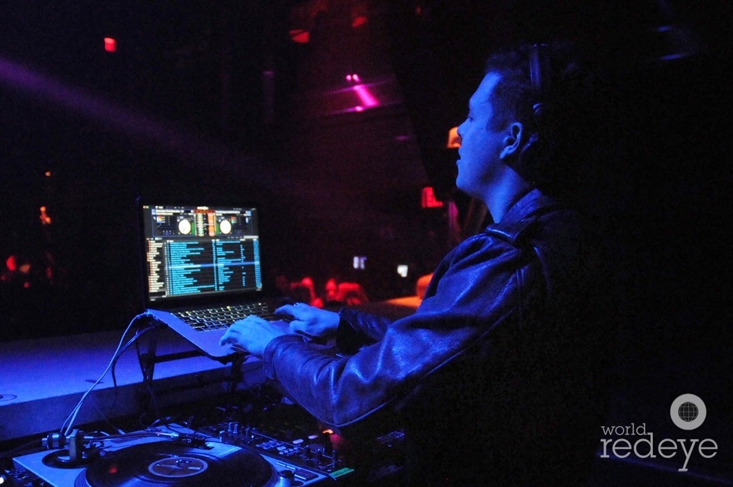 29-Jesse Marco DJing11