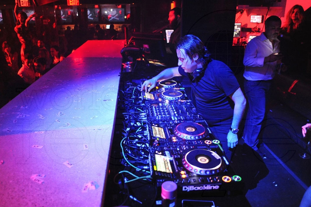 19-EDX DJing4_new