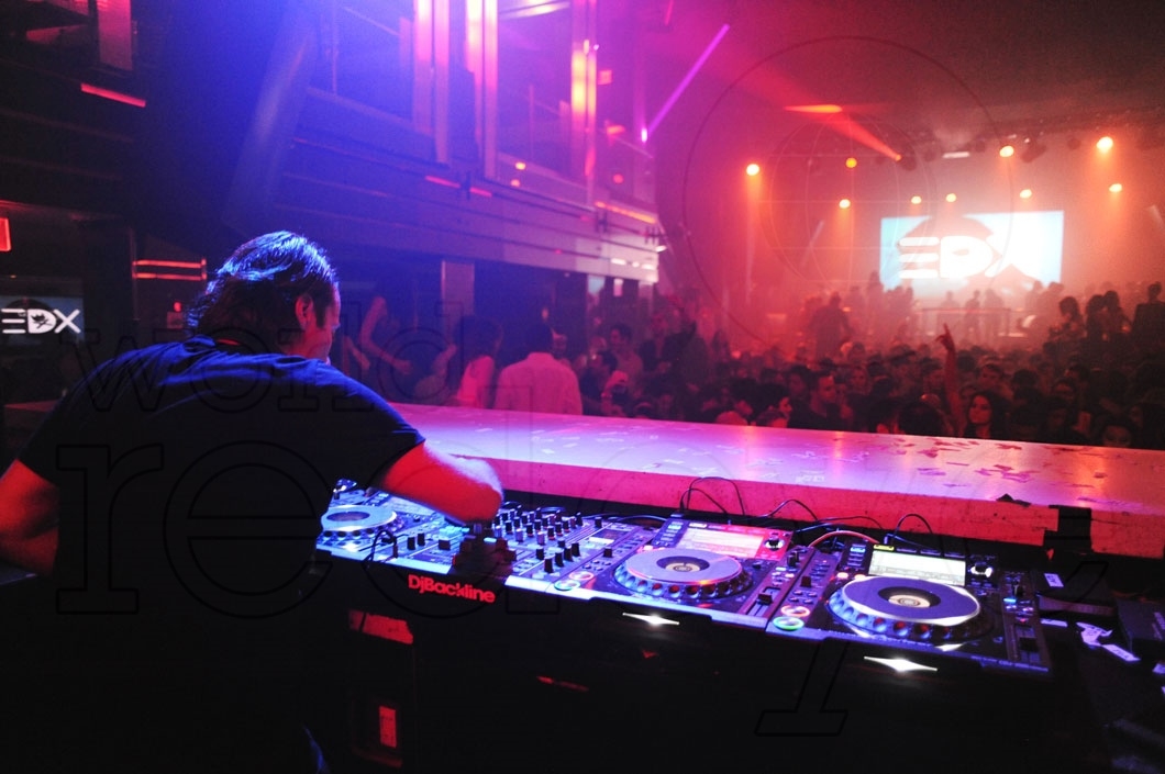 20-EDX DJing2_new