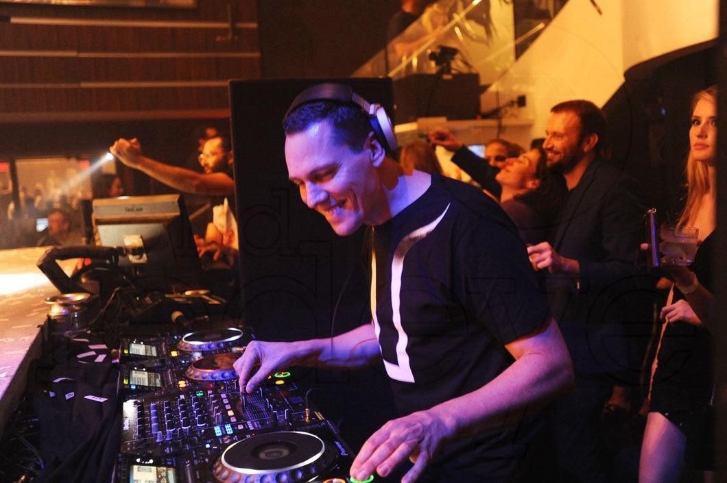 7-Tiesto djing33_new