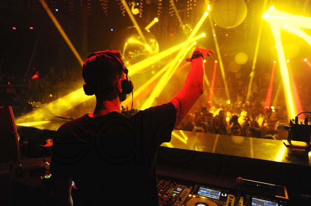 2 - Cedric Gervais DJing3_new