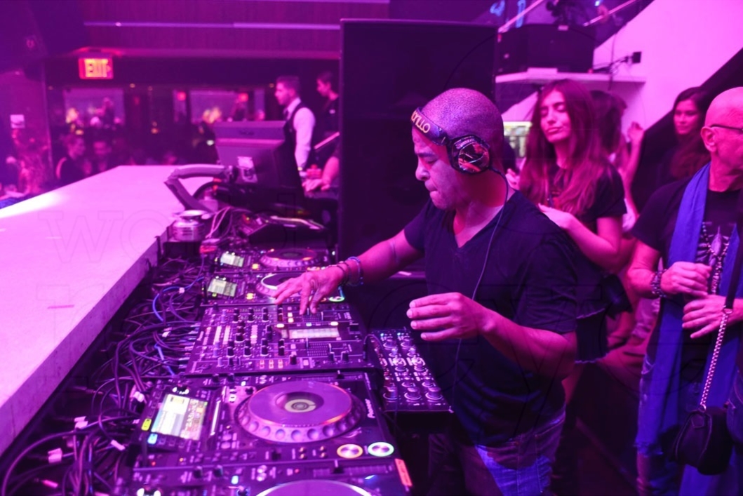 11-Erick Morillo DJing7